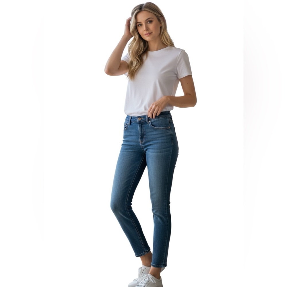 Judy Blue Classic Mid-Rise Blue Women’s Jeans